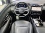 Hyundai Tucson 1.6 T-GDI PHEV Premium 4WD / Dealer Onderhouden / SOH 100 % / Lederen Bekleding / Navigatie / Electr. Stoelen met Geheugen / Stoelventilatie / Stuur-, Stoel- & Achterbankverwarming / Apple Carplay & Android Auto /