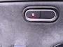 Mercedes-Benz A-klasse 250 e Business Solution AMG | Panoramadak | Trekhaak | Alarm | Sfeerverlichting | Keyless Go | Stuur en Stoelverwarming | CarPlay Inclusief 24 maanden Mercedes-Benz Certified garantie voor Europa.