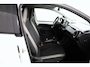 Volkswagen Up! 1.0 high up! BlueMotion | Vol in Opties | schuif \ kanteldak | Fender audio | Navi | Stoelverwarming | Km stand aantoonbaar | Parkeersensoren | DEALER-STAAT