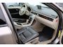 Volvo XC70 3.2 Momentum 2e EIG_NAVI_KEYLESS_PANO_PDC V+A_NAP.