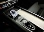 Volvo XC60 T6 Plug-in hybrid AWD Ultra Dark | Panoramadak | 360° camera | Head-up display | Luchtvering | Harman Kardon | Stoel- en stuurverwarming | Trekhaak