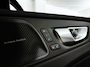Volvo XC60 T6 Plug-in hybrid AWD Ultra Dark | Panoramadak | 360° camera | Head-up display | Luchtvering | Harman Kardon | Stoel- en stuurverwarming | Trekhaak