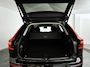 Volvo XC60 T6 Plug-in hybrid AWD Ultra Dark | Panoramadak | 360° camera | Head-up display | Luchtvering | Harman Kardon | Stoel- en stuurverwarming | Trekhaak