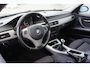 BMW 3-Serie 320i Executive Airco / Cruise / Parkeers. / Elektr. ramen / Lm velgen / NAP /