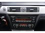 BMW 3-Serie 320i Executive Airco / Cruise / Parkeers. / Elektr. ramen / Lm velgen / NAP /