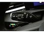 Volkswagen T-Roc 1.5 eTsi R-Line First Edition l Elektr. Trekhaak l IQ Light l ELektr. Klep l Led PLUS l Digital PRO l 19" Velgen l R-Line interieur l