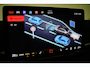 Volkswagen T-Roc 1.5 eTsi R-Line First Edition l Elektr. Trekhaak l IQ Light l ELektr. Klep l Led PLUS l Digital PRO l 19" Velgen l R-Line interieur l