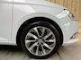 Skoda Fabia Combi 1.0 TSI Business Edition Apple CarPlay/Android Auto Full-link | Airconditioning | Cruise control | DAB ontvanger | Navigatiesysteem | Parkeersensoren achter | Trekhaak