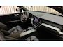 Volvo XC60 2.0 T8 Plug-in AWD Plus Dark Edition | 455 PK | Pano| Stoelverwarming Voor & Achter| 360 camera | Harman Kardon Sound