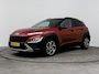 Hyundai Kona 1.6 GDI HEV Fashion Design | Stoel + stuurverwarming | 18" lm-wielen | Navigatie | Camera | Apple Carplay |
