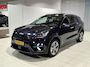 Kia Niro EV e-Niro ExecutiveLine 64 kWh SOH 97.6% Stoel en stuur verwarming, schuif kantel dak, Apple Carplay/Android Auto, navigatie, camera.