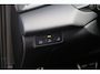 Volkswagen T-Roc 1.5 eTSi 150pk DSG R-Line - Adaptive cruise - Apple CarPlay - Achteruitrijcamera - Keyless entry - Stoelverwarming - Elektrische achterklep - Dodehoekdetectie - Parkeersensoren
