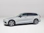 Volvo V60 B4 Essential Edition | Parkeercamera | Stoel- en stuurverwarming | Trekhaak | Getint glas