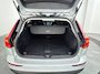 Volvo V60 B4 Essential Edition | Parkeercamera | Stoel- en stuurverwarming | Trekhaak | Getint glas