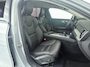 Volvo V60 B4 Essential Edition | Parkeercamera | Stoel- en stuurverwarming | Trekhaak | Getint glas