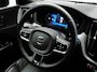 Volvo XC60 2.0 T6 Plug-in hybrid AWD Plus Dark (APPLE CARPLAY,LED,PANORAMA-SCHUIFDAK,KEYLESS,DODEHOEK,MEMORY-SEAT,CAMERA,LEDER)