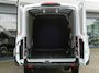 Ford E-Transit 350 L2H2 Trend 68 kWh, SOH 96.9% / Carplay + Android Auto / Camera + Sensoren / Stoelverwarming