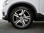 Volvo XC40 1.5 T3 Momentum Business R-Design | Trekhaak | Pano | Camera | Allseason banden | Cruise |