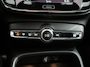 Volvo XC40 1.5 T3 Momentum Business R-Design | Trekhaak | Pano | Camera | Allseason banden | Cruise |