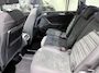 Volkswagen Touran 1.4 TSI Highline | Carplay | Achteruitrijcamera | Panoramisch-schuifdak | Parkeersensoren voor + Achter | Stoelverwarming | Navigatie | Adaptieve cruise control |