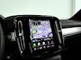 Volvo XC40 B4 Plus Black Edition | Panoramadak | 360° camera | Harman Kardon | Stoel- en stuurverwarming | Trekhaak