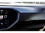 Volkswagen T-Cross 1.0 TSI Life + Achteruitrij camera + Lichtmetalen Velgen + Keurig onderhouden Navigatie + Verkeersbord detectie + Apple / Android carplay
