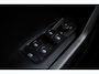 Volkswagen T-Cross 1.0 TSI Life + Achteruitrij camera + Lichtmetalen Velgen + Keurig onderhouden Navigatie + Verkeersbord detectie + Apple / Android carplay