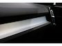 Volvo XC40 B3 Mild Hybrid Ultra Dark Black Edition | Lighting Pack | Verwarmbare Voorruit | Panoramisch Schuif-/Kanteldak | Trekhaak Semi Elektrisch Inklapbaar | Harman/Kardon | Elektrisch Verstelbare Stoelen Met Memory | Keyless | Elektrische Achterklep | 20-Inch Lichtmetalen | Verwarmbare Voorstoelen | Stuurverwarming | Adaptieve Cruise Control | Pilot Assist | Visual Park Assist incl. 360° Camera |