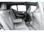 Volvo XC40 B3 Mild Hybrid Ultra Dark Black Edition | Lighting Pack | Verwarmbare Voorruit | Panoramisch Schuif-/Kanteldak | Trekhaak Semi Elektrisch Inklapbaar | Harman/Kardon | Elektrisch Verstelbare Stoelen Met Memory | Keyless | Elektrische Achterklep | 20-Inch Lichtmetalen | Verwarmbare Voorstoelen | Stuurverwarming | Adaptieve Cruise Control | Pilot Assist | Visual Park Assist incl. 360° Camera |