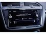 Volkswagen Tiguan 1.4 TSI ACT R-line Comfortline Business | Airco (automatisch) | Lichtmetalen velgen 19" | Navigatiesysteem full map