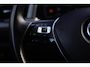 Volkswagen T-Roc 1.5 TSI STYLE I CAMERA I CARPLAY I 19 INCH | NL AUTO