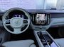Volvo XC60 2.0 T6 Plug-in Hybrid AWD Plus Bright | Trekhaak | Panoramadak | Achteruitrijcamera | Keyless Entry | Elektrische Achterklep | Elektrisch Verstelbare Voorstoelen | Lederen Bekleding | Stoelverwarming voor en achter | Cruise Control Adaptief | Google Navigatie | Apple Carplay | Android Auto