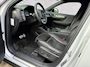 Volvo XC40 1.5 T5 Recharge R-Design | Trekhaak | Panoramadak | Harman Kardon Audio | Achteruitrijcamera | Keyless Entry | Elektrische Achterklep | Elektrisch Verstelbare Voorstoelen | Stoelverwarming | Cruise Control Adaptief | Navigatie | Apple Carplay | Android Auto