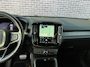 Volvo XC40 Recharge P8 AWD R-Design | Trekhaak | Warmtepomp | Harman Kardon Audio | Achteruitrijcamera | Keyless Entry | Elektrische Achterklep | Elektrisch Verstelbare Voorstoelen | Lederen Bekleding | Stoelverwarming voor en achter | Cruise Control Adaptief | BLIS | Navigatie