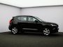 Volvo XC40 1.5 T2 Momentum / Trekhaak / Stoel+Stuurverwarming / Carplay / Parkeercamera / Navigatie / Cruise Control /