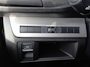 Opel Vivaro-e Electric EV 75 kWh 136pk L3 I SOH 98% | Airconditioning | Navigatie via app | Bijrijdersbank | Onboard lader 11Kw - 3 fase | Geïsoleerde comfort scheidingswand | Surround View pakket
