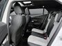 Peugeot e-2008 EV GT Pack 50 kWh SOH 90,06% GT | Panoramadak | Adaptive Cruise | Navigatie | Camera | Stoelverwarming | Keyless | Apple CarPlay YP