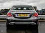 Mercedes-Benz E-klasse 220 d 220 d Ambition | Leder | HUD | Widescreen | Trekhaak | Camera | Stoelverwarming | LED | Sfeerverlichting | Apple Carplay/Android Auto | 19"