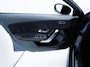 Mercedes-Benz A-klasse 180 Business Solution AMG | Panoramadak | Navigatie | Camera | PDC V+A | Stoelverwarming | Live Traffic Camera, Privacy Glas, Apple Carplay/ Android Auito
