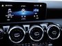Mercedes-Benz A-klasse 180 Business Solution AMG | Panoramadak | Navigatie | Camera | PDC V+A | Stoelverwarming | Live Traffic Camera, Privacy Glas, Apple Carplay/ Android Auito