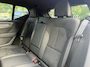 Volvo XC40 B4 Plus Dark | Harman & Kardon Audio | Elektrisch bedienbare trekhaak | Schuif-\kanteldak