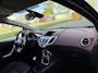 Ford Fiesta 1.25i Titanium 5-Deurs 82 PK. Distributieriem en waterpomp vervangen bij 93.000 KM !!! Prachtige kleurcombinatie !! Alle keuringen toegestaan !
