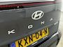 Hyundai Kona Electric EV PREMIUM 65,4 kWh | SoH 97% | LEDER | UNIEKE KM-STAND! | 360 CAMERA | STOELVENTILATIE | MEMORY | ELEKTRISCHE ACHTERKLEP | CLIMA | CRUISE ADAPT. | FABRIEKSGARANTIE GELDIG T/M 8-2028! |