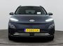 Hyundai Kona Electric EV FASHION 64 kWh | SoH 98%! | 3 FASE | WARMTEPOMP | CAMERA | CLIMA | CRUISE ADAPT. | NAVI | PRIVACY GLASS | DAKRAILING | APPLE CAR PLAY & ANDROID AUTO | DODEHOEK DETECTIE | PDC | 17'' LM VELGEN | ALL SEASONS | FABRIEKSGARANTIE GELDIG T/M 7-2028! |
