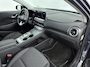 Hyundai Kona Electric EV FASHION 64 kWh | SoH 98%! | 3 FASE | WARMTEPOMP | CAMERA | CLIMA | CRUISE ADAPT. | NAVI | PRIVACY GLASS | DAKRAILING | APPLE CAR PLAY & ANDROID AUTO | DODEHOEK DETECTIE | PDC | 17'' LM VELGEN | ALL SEASONS | FABRIEKSGARANTIE GELDIG T/M 7-2028! |