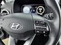 Hyundai Kona Electric EV FASHION 64 kWh | SoH 96,3%! | 3 FASE | WARMTEPOMP | CAMERA | CLIMA | CRUISE ADAPT. | NAVI | PRIVACY GLASS | DAKRAILING | APPLE CAR PLAY & ANDROID AUTO | DODEHOEK DETECTIE | PDC | 17'' LM VELGEN | ALL SEASONS | FABRIEKSGARANTIE GELDIG T/M 7-2028! |