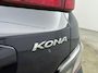 Hyundai Kona Electric EV FASHION 64 kWh | SoH 96,3%! | 3 FASE | WARMTEPOMP | CAMERA | CLIMA | CRUISE ADAPT. | NAVI | PRIVACY GLASS | DAKRAILING | APPLE CAR PLAY & ANDROID AUTO | DODEHOEK DETECTIE | PDC | 17'' LM VELGEN | ALL SEASONS | FABRIEKSGARANTIE GELDIG T/M 7-2028! |