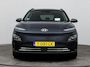 Hyundai Kona Electric EV FASHION 64 kWh | SoH 96,3%! | 3 FASE | WARMTEPOMP | CAMERA | CLIMA | CRUISE ADAPT. | NAVI | PRIVACY GLASS | DAKRAILING | APPLE CAR PLAY & ANDROID AUTO | DODEHOEK DETECTIE | PDC | 17'' LM VELGEN | ALL SEASONS | FABRIEKSGARANTIE GELDIG T/M 7-2028! |