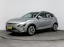 Hyundai Kona Electric EV COMFORT 64 kWh | 3 FASE | WARMTEPOMP | CAMERA | CLIMA | CRUISE ADAPT. | NAVI | PRIVACY GLASS | DAKRAILING | APPLE CAR PLAY & ADROID AUTO | PDC | 17'' LM VELGEN | ALL SEASONS |