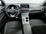 Hyundai Kona Electric EV COMFORT 64 kWh | 3 FASE | WARMTEPOMP | CAMERA | CLIMA | CRUISE ADAPT. | NAVI | PRIVACY GLASS | DAKRAILING | APPLE CAR PLAY & ADROID AUTO | PDC | 17'' LM VELGEN | ALL SEASONS |